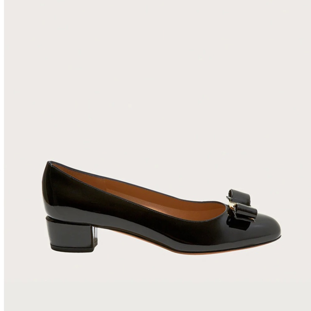 SALVATORE FERRAGAMO | Black Suede Vara Bow
Low Heeled Pumps | Size 7 B
